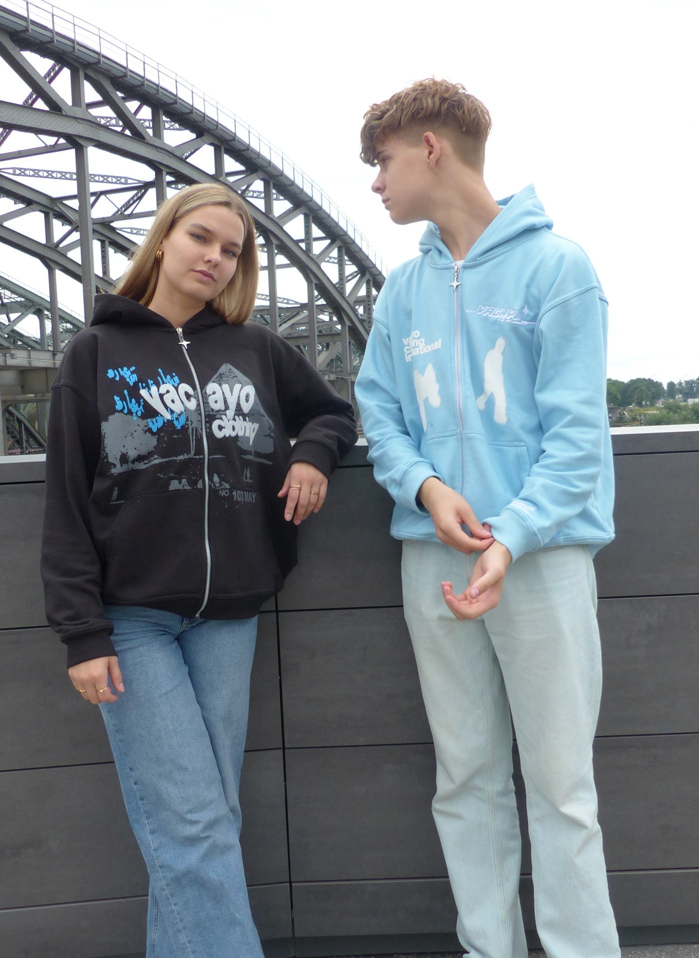 MIDNIGHT ZIP - Vacayo Clothing